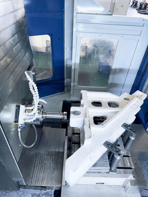 HMC Yatay İşleme Merkezi, BT50 Koniği, 15 kW, 18KW Mil Motor Gücü