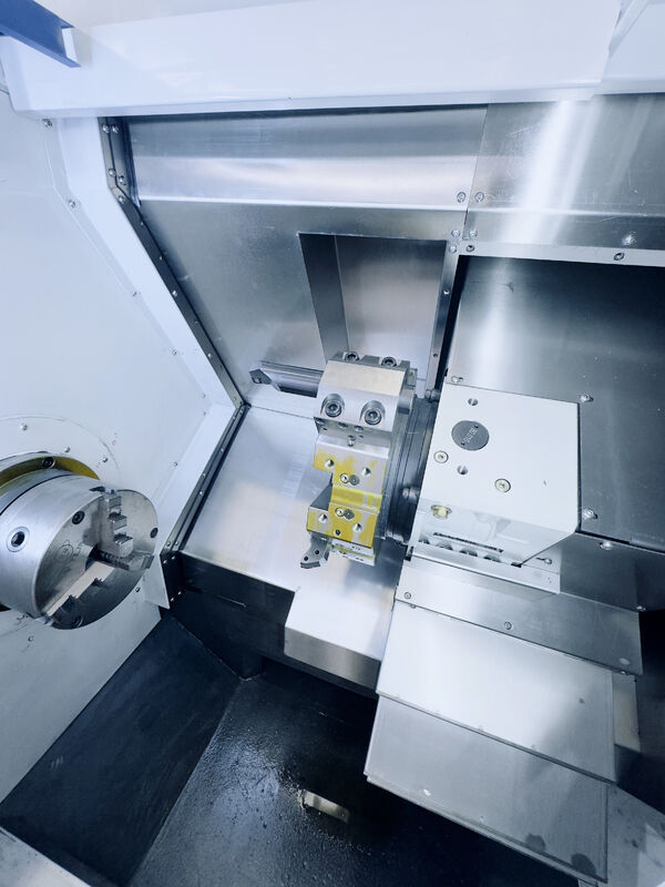 XT05-360 CNC Turning Center 45-Degree Inclined Saddle 8 12 Tool Positions Heavy-Duty Industrial Applications