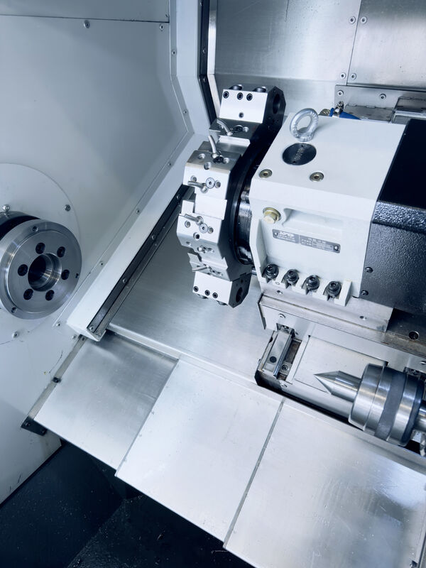 Slant Bed CNC Horizontal Lathe 6000r/Min X Axis Z Axis 8 6 4 Tool Post Stations