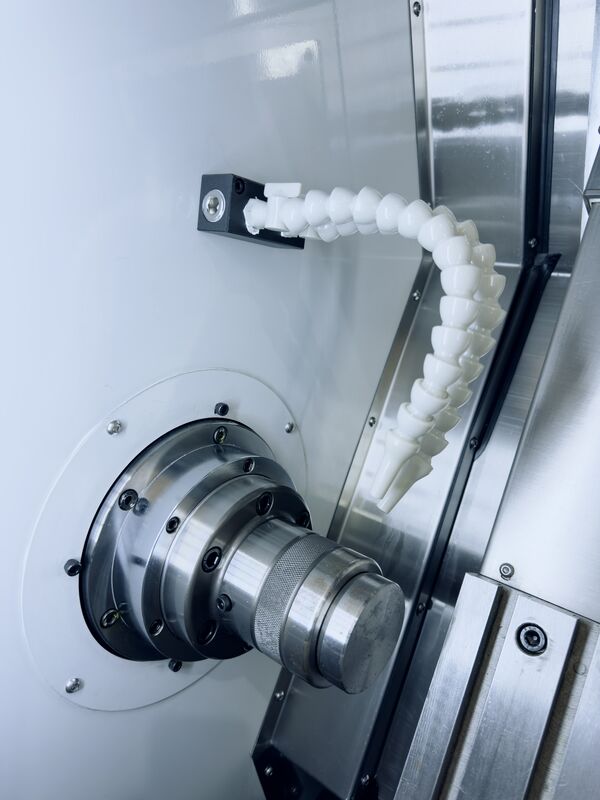 Centro di tornitura CNC ST32 con potenza mandrino 15 18.5KW, 8 stazioni portautensili