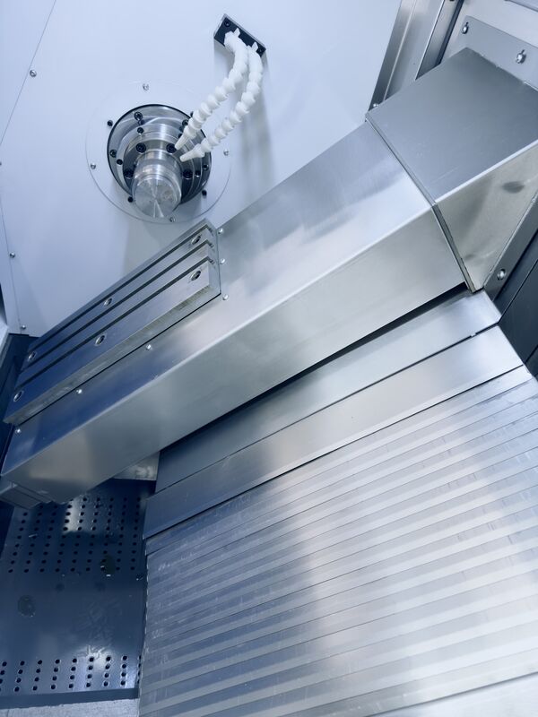 เครื่องกลึง CNC ST32 กำลังมอเตอร์ 15KW 18.5KW หัวจับเครื่องมือ 8 ตำแหน่ง สำหรับงานกลึง