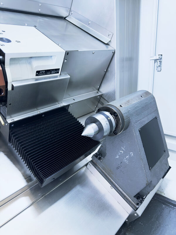 HT06-350 550 750 Heavy Duty CNC Turning Center 50-3000r/Min Spindle Speed Range